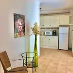 Holidayhouse In - Stylish House In Old Town