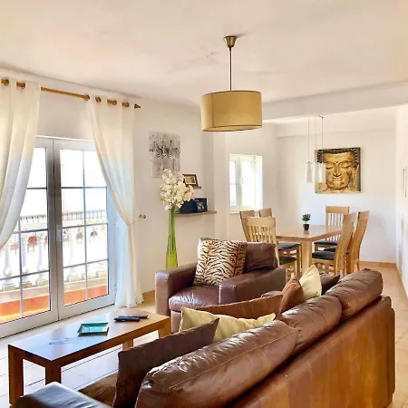 Holidayhouse In - Stylish House In Old Town *