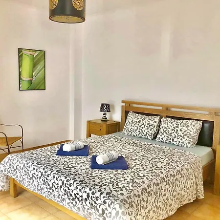 Apartment Holidayhouse In - Stylish House In Old Town Lagos