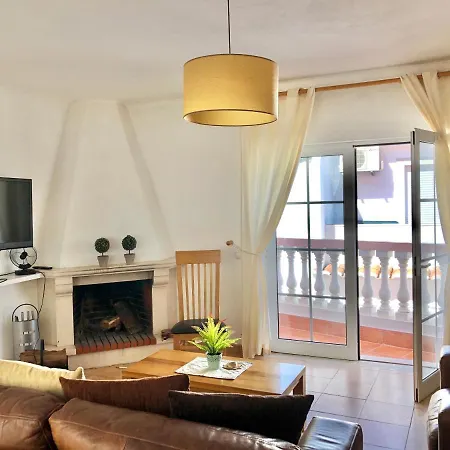 Holidayhouse In - Stylish House In Old Town Apartment Lagos