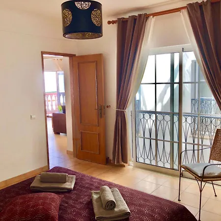 Holidayhouse In - Stylish House In Old Town *