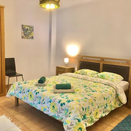 Holidayhouse In - Stylish House In Old Town Apartment Lagos