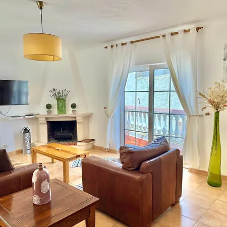 Holidayhouse In - Stylish House In Old Town Лагуш