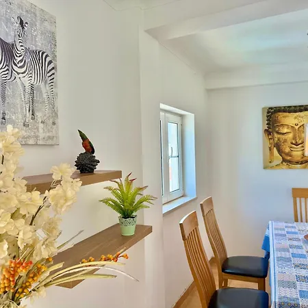 Holidayhouse In - Stylish House In Old Town