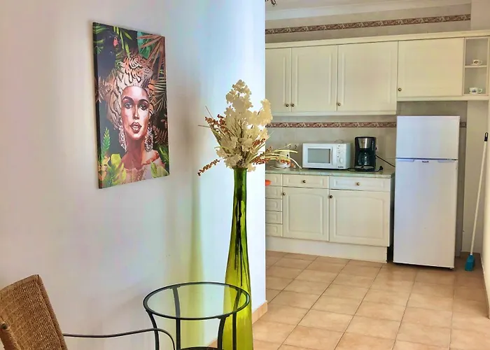 Holidayhouse In - Stylish House In Old Town